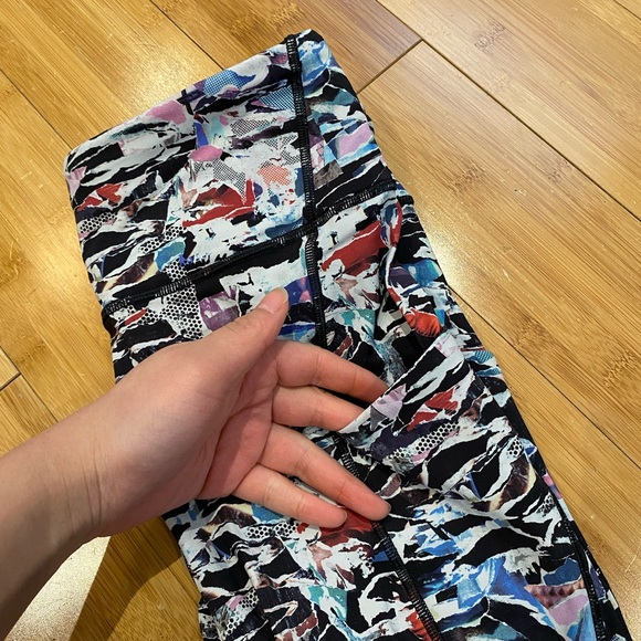 Lululemon Fast And Free Abstract Pattern 28” (8) - Picture 2 of 3